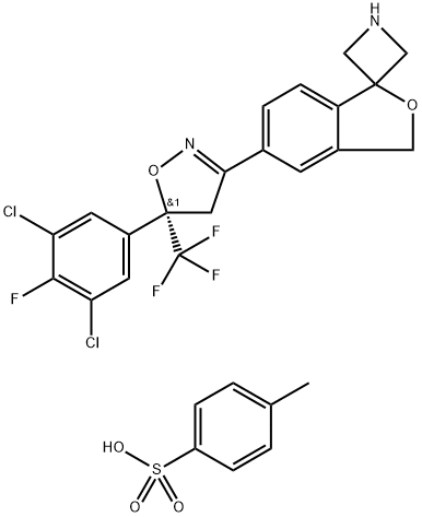 Spiro[azetidine-3,1'(3'H)-isobenzofuran], 5'-[(5S)-5-(3,5-dichloro-4-fluorophenyl)-4,5-dihydro-5-(trifluoromethyl)-3-isoxazolyl]-, 4-methylbenzenesulfonate (1:1) 化学構造式