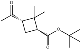 tert-butyl (1R,3S)-3-acetyl-2,2-dimethylcyclobutane-1-carboxylate 化学構造式