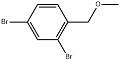 2,4-Dibromo-1-(methoxymethyl)benzene 化学構造式