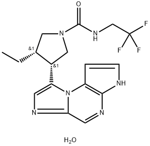 Upadacitinib hemihydrate 化学構造式