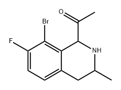 1-(8-Bromo-7-fluoro-3-methyl-1,2,3,4-tetrahydroisoquinolin-1-yl)ethanone 化学構造式