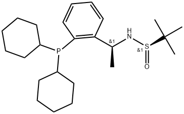 2-Propanesulfinamide, N-[(1S)-1-[2-(dicyclohexylphosphino)phenyl]ethyl]-2-methyl-, [S(R)]- Struktur