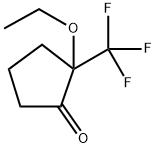 2-Ethoxy-2-(trifluoromethyl)cyclopentan-1-one 化学構造式