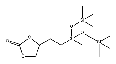 4-[2-[1,3,3,3-Tetramethyl-1-[(trimethylsilyl)oxy]-1-disiloxanyl]ethyl]-1,3-dioxolan-2-one 化学構造式