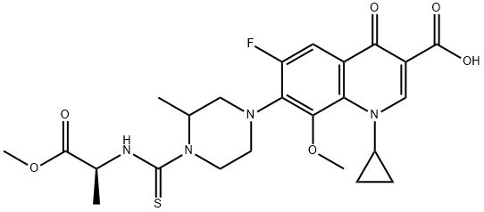 3-Quinolinecarboxylic acid, 1-cyclopropyl-6-fluoro-1,4-dihydro-8-Methoxy-7-[4-[[[(1S)-2-Methoxy-1-Methyl-2-oxoethyl]aMino]thioxoMethyl]-3-Methyl-1-piperazinyl]-4-oxo- Structure