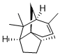 rel-(8aα*)-2,3,4,7,8,8a-ヘキサヒドロ-3α*,6,8,8-テトラメチル-1H-3aβ*,7β*-メタノアズレン 化学構造式