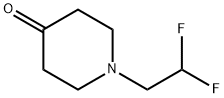 1-(2,2-ジフルオロエチル)ピペリジン-4-オン 化学構造式