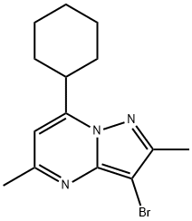 3-bromo-7-cyclohexyl-2,5-dimethylpyrazolo[1,5-a]pyrimidine 化学構造式