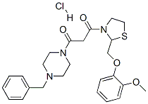 1-(4-benzylpiperazin-1-yl)-3-[2-[(2-methoxyphenoxy)methyl]thiazolidin- 3-yl]propane-1,3-dione hydrochloride Struktur