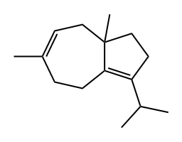 1,2,4,5,8,8a-ヘキサヒドロ-6,8a-ジメチル-3-イソプロピルアズレン 化学構造式
