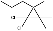 1,1-ジクロロ-2-プロピル-2,3,3-トリメチルシクロプロパン 化学構造式
