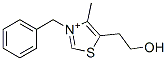 3-Benzyl-5-(2-hydroxyethyl)-4-methylthiazolium 化学構造式