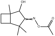 2-Hydroxy-1,4,4-trimethylbicyclo[3.2.0]heptan-3-one O-acetyl oxime Struktur