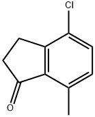 4-クロロ-2,3-ジヒドロ-7-メチル-1H-インデン-1-オン 化学構造式