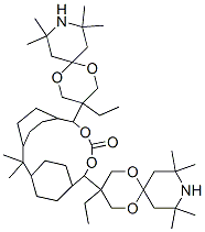 isopropylidenedicyclohexane-4,1-diylbis[(3-ethyl-8,8,10,10-tetramethyl-1,5-dioxa-9-azaspiro[5.5]undec-3-yl)methyl] carbonate Struktur