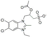 1-[2-(acetoxy)-3-sulphonatopropyl]-5,6-dichloro-3-ethyl-2-methyl-1H-benzimidazolium Struktur