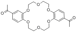 4′,4′′(5′′)-ジアセチルジベンゾ-18-クラウン-6 化学構造式