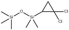 1-(2,2-ジクロロシクロプロピル)-1,1,3,3,3-ペンタメチルプロパンジシロキサン 化学構造式
