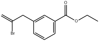 2-ブロモ-3-(3-カルボエトキシフェニル)-1-プロペン 化学構造式