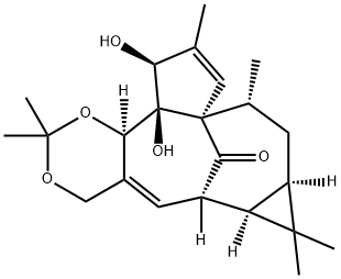 (6R)-6,6aβ,7aβ,8,9,12,12a,12bβ-オクタヒドロ-12α,12aα-ジヒドロキシ-2,2,7,7,9β,11-ヘキサメチル-7H-6β,9aβ-メタノ-4H-シクロペンタ[9,10]シクロプロパ[5,6]シクロデカ[1,2-d]-1,3-ジオキシン-13-オン 化学構造式