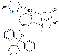 77590-90-0 1a,1b,4,4a,5,7a,8,9-Octahydro-1,1,6,8-tetramethyl-3-[(triphenylmethoxy)methyl]-1H-cyclopropa[3,4]benz[1,2-e]azulene-5,7b,9,9a-tetrol 5,9,9a-triacetate