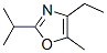 Oxazole, 4-ethyl-5-methyl-2-(1-methylethyl)- (9CI) Structure