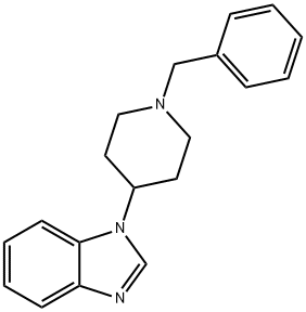 1-[1-(phenylmethyl)-4-piperidinyl]-1H-benzimidazole Struktur