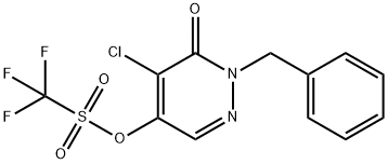 2-BENZYL-4-CHLORO-5-TRIFLUOROMETHANESULFONYLOXY-3(2H)-PYRIDAZINONE|1-苄基-5-氯-6-氧代-1,6-二氢哒嗪-4-基三氟甲磺酸盐
