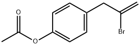 3-(4-アセトキシフェニル)-2-ブロモ-1-プロペン 化学構造式