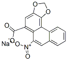 6-ニトロフェナントロ[3,4-d]-1,3-ジオキソール-5-カルボン酸ナトリウム 化学構造式
